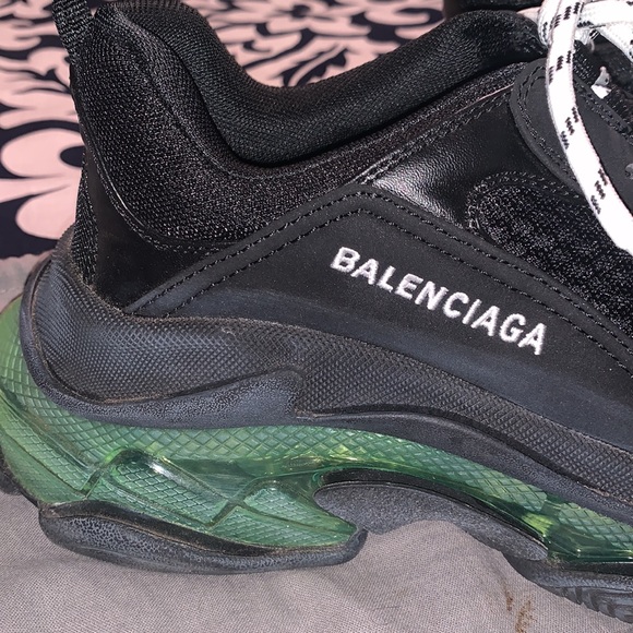 AUTHENTIC BALENCIAGA TRIPLE S‼️🖤💚 - Picture 3 of 7